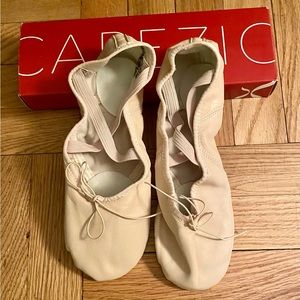 Capezio Juliet Ballet slippers size 11M